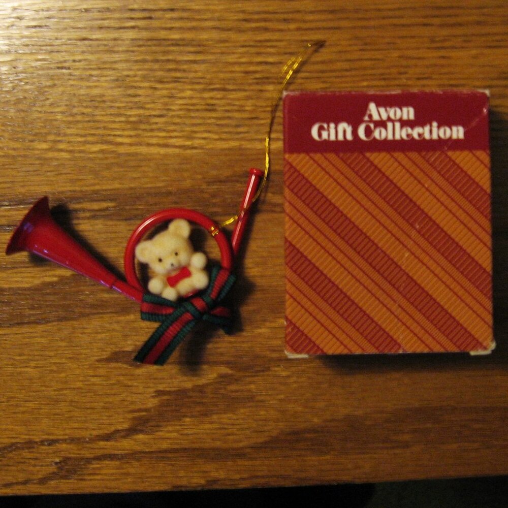 Avon gift collection teddy bear ornament " teddy on a french horn "